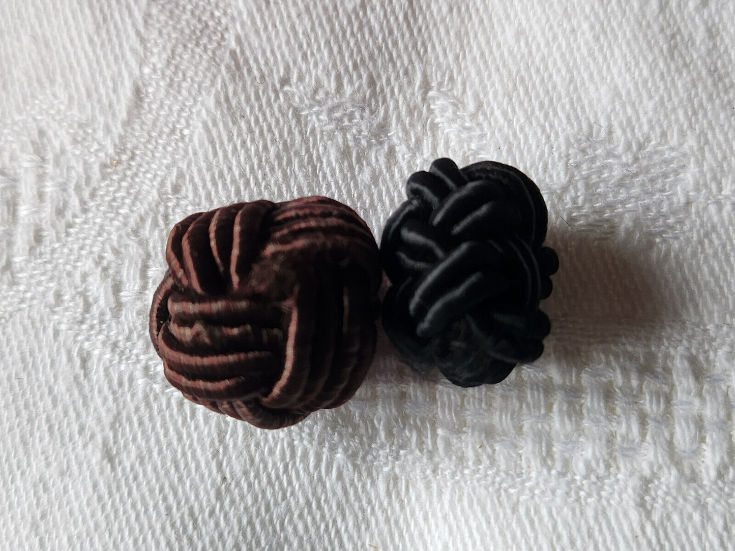 Duo bouton ancien en passementerie 1,8 et 1 sur 1,5 cm D19E