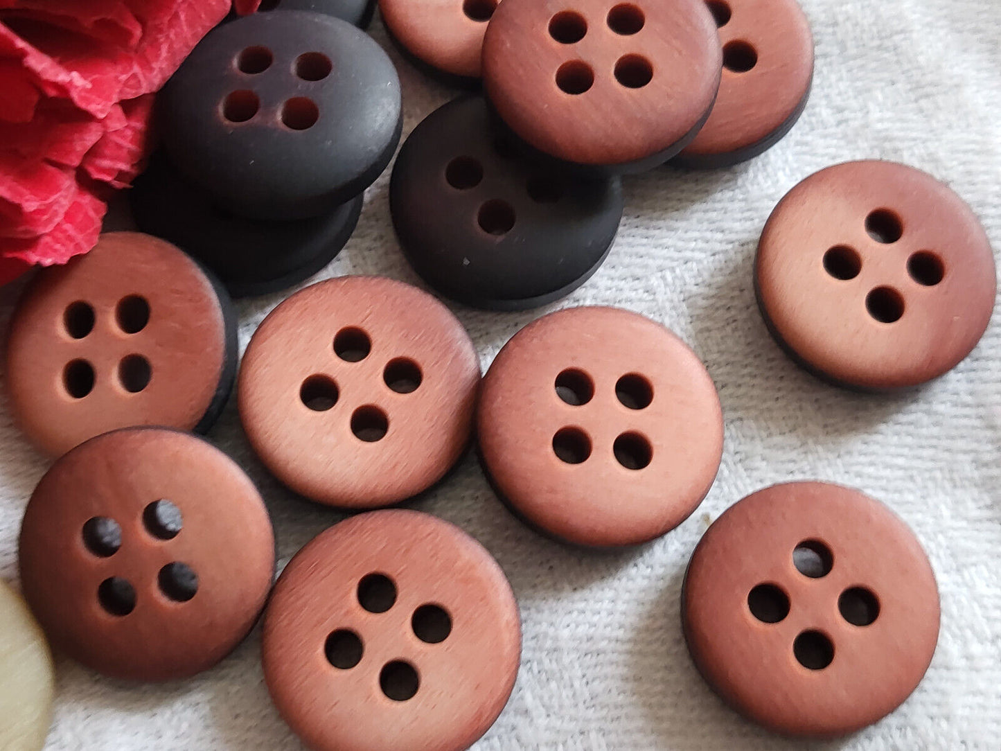 Lot 12 boutons vintage rose noir épais 4 trous diamètre 1,5 cm ref 2530