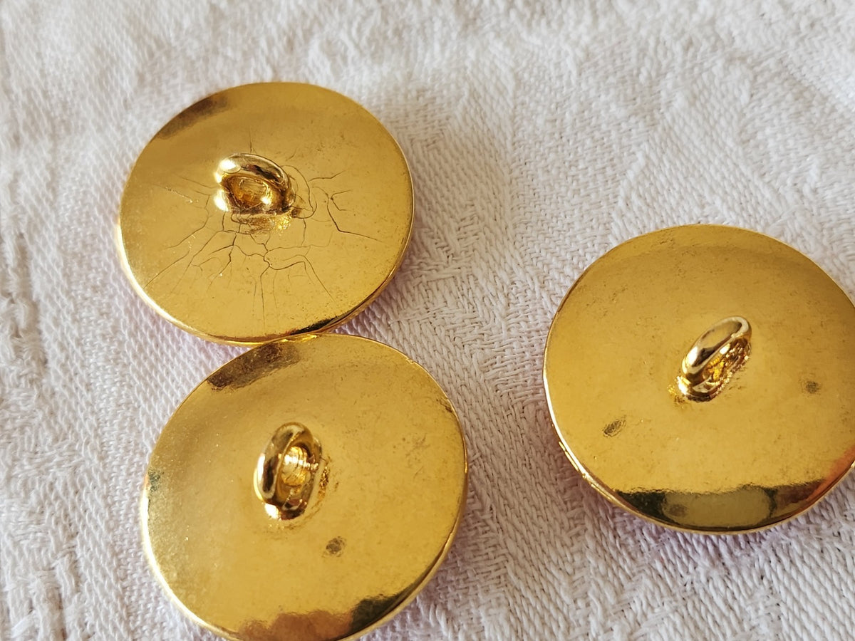 Trio gros boutons vintage en metal émaillé rouge doré 2,7 cm lourd ref 6607