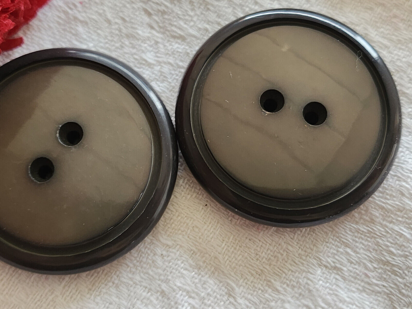 Duo boutons anciens énormes vintage gris marron 4,4 cm XXL epais ref 241