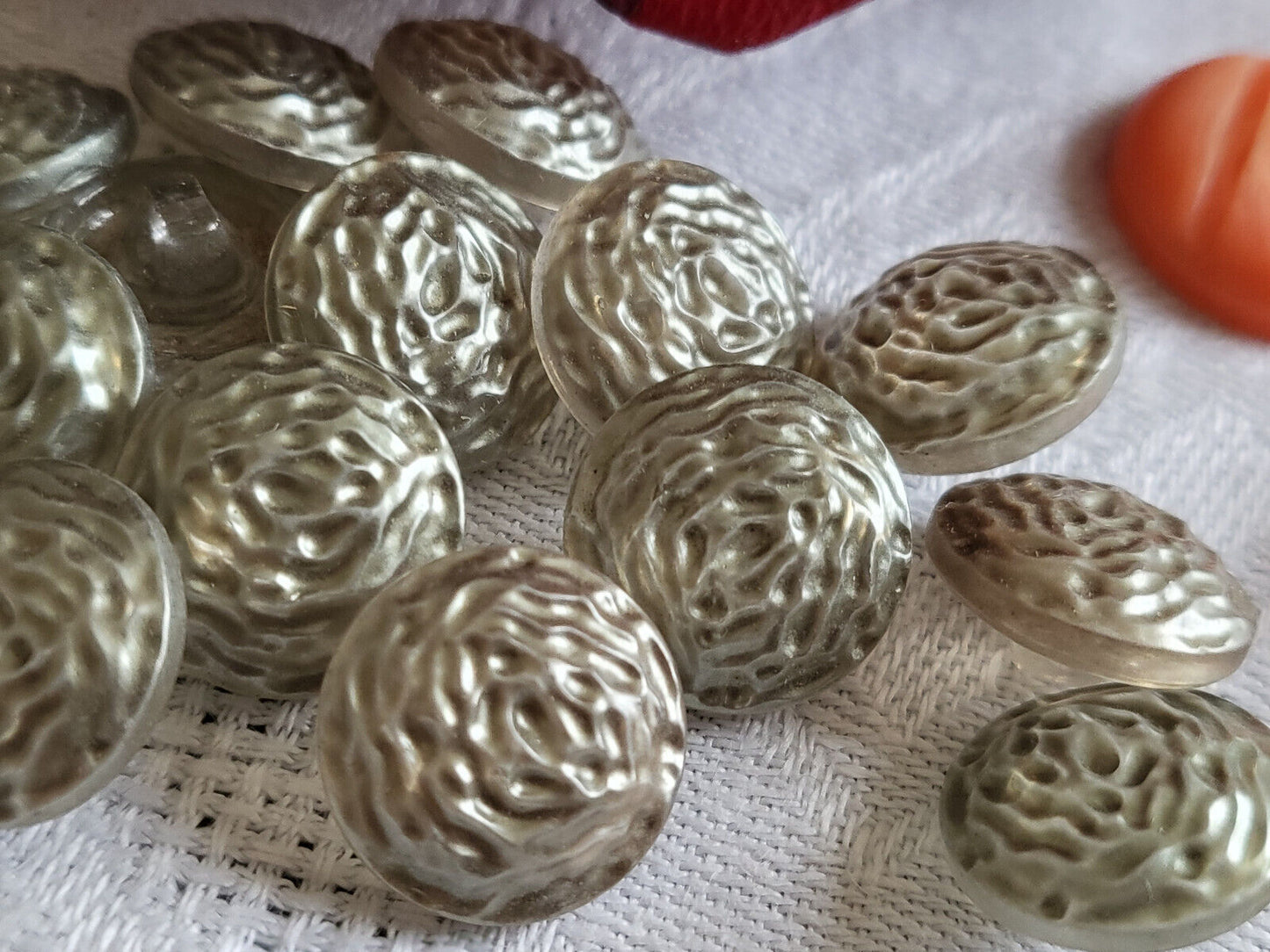 Lot 4 boutons anciens en verre vert/ gris métallisé à pied 1,3 cm D16I