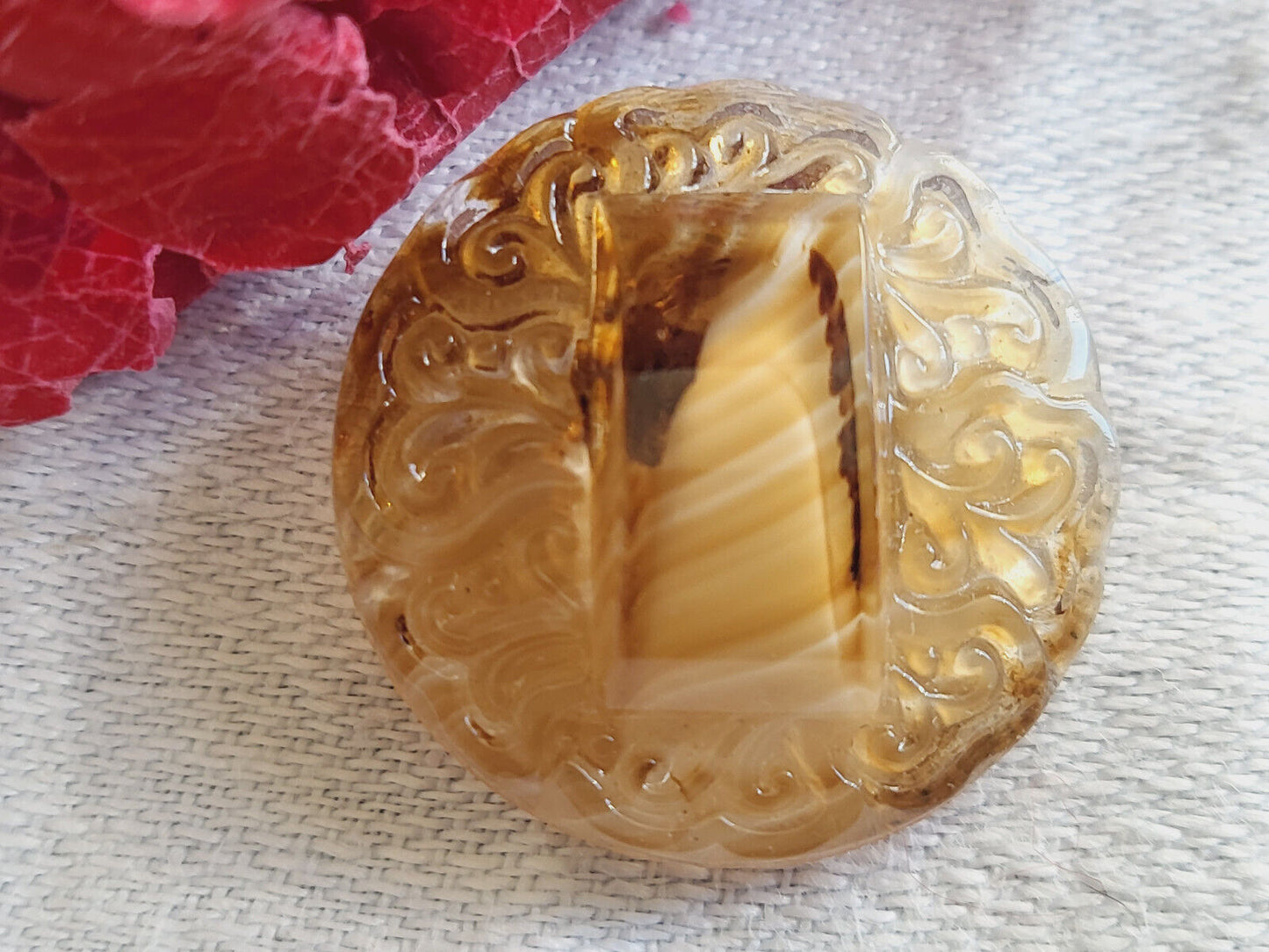Bouton ancien en verre marron fort relief travaillé caramel 2,2 cm G18H