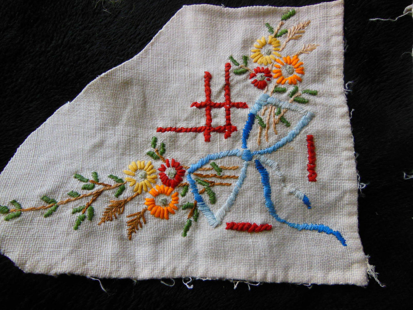 Duo broderies anciennes sur toile nœud fleur travaux couture récup B7