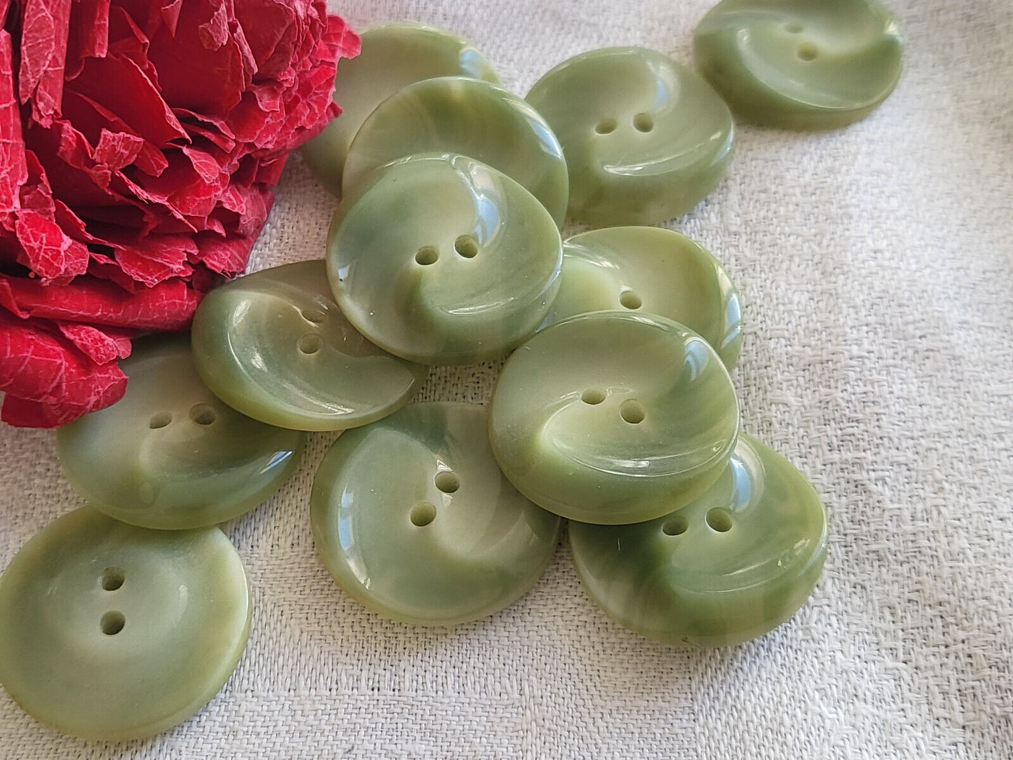 lot 10 boutons vintage VERT veiné ondulé camaieu trous 2,2 cm ref 2279