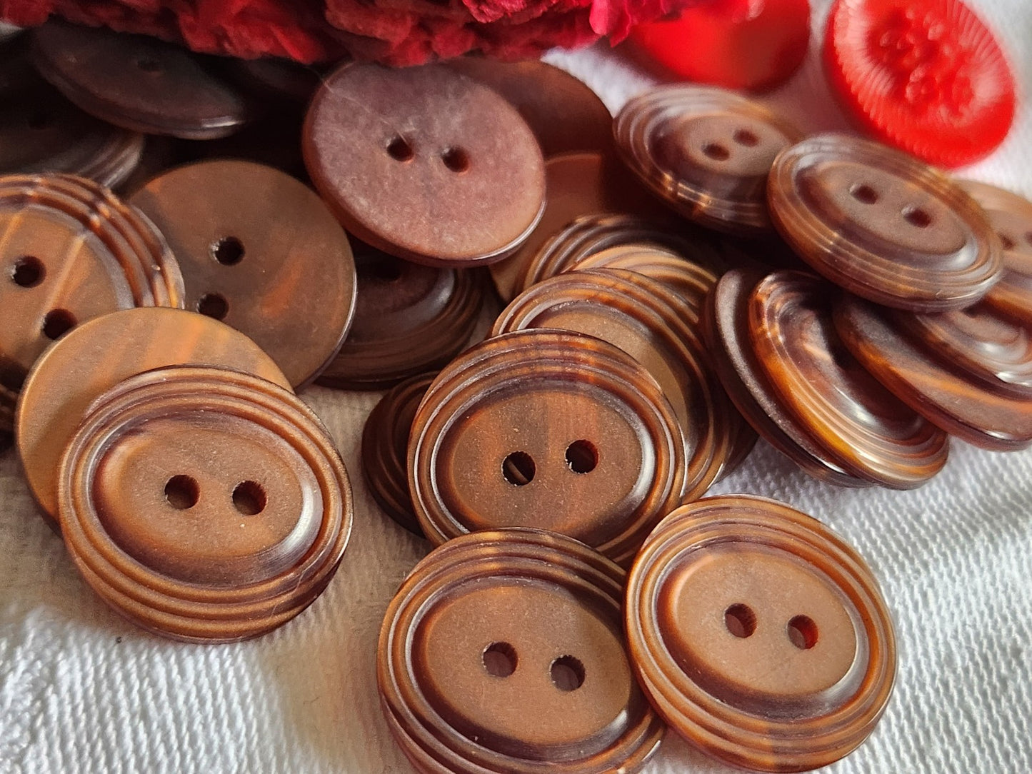 Lot 36 boutons vintage marron hyper fin 1,8 cm ref 1539