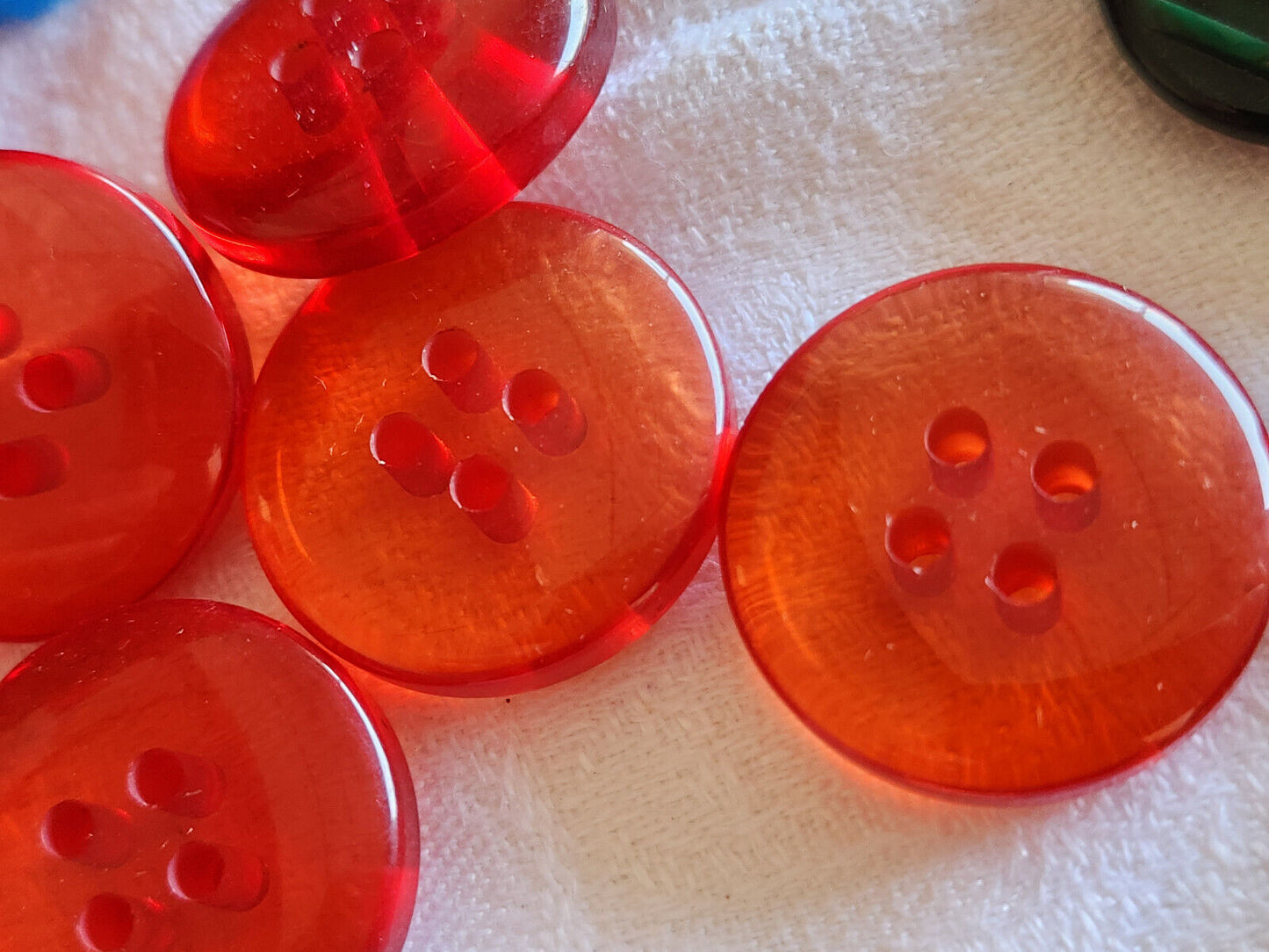 Lot 6 gros boutons vintage rouge transparent épais superbe 2,7 cm ref 588