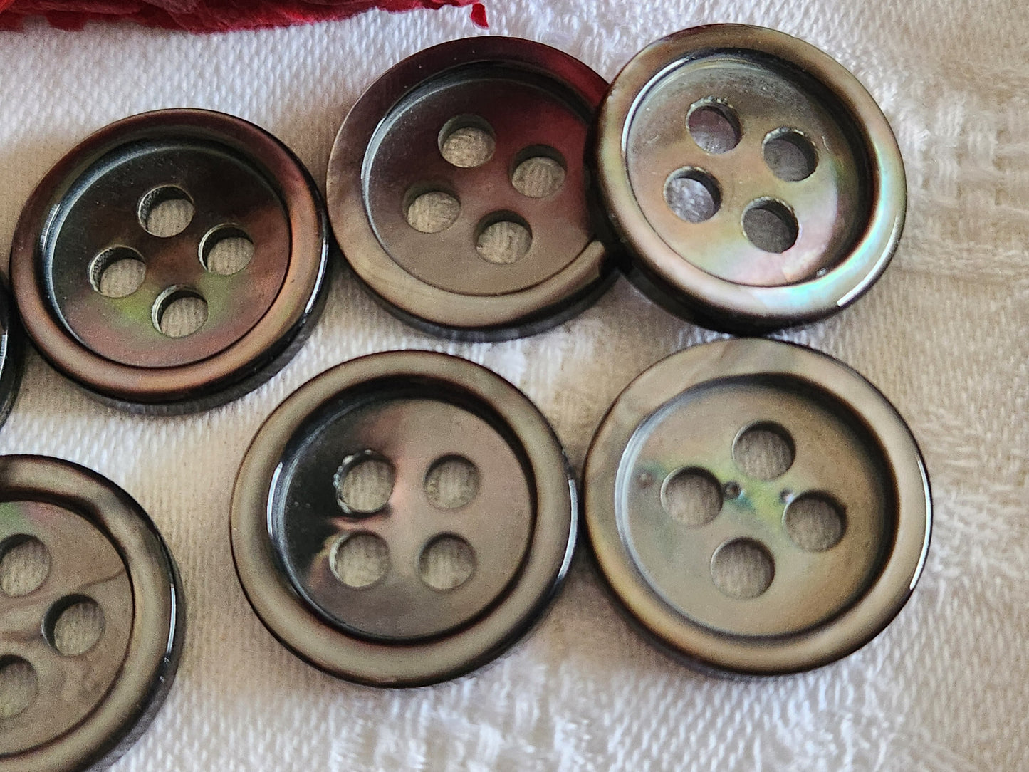 Lot 7 boutons anciens en nacre gris haut rbord 2 cm ref 4864