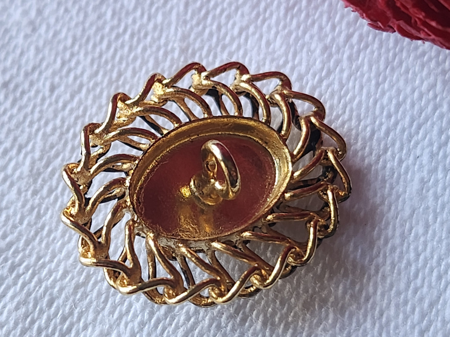 Bouton vintage en métal tete de lion 1,8 sur 2,2 cm versace? G8C