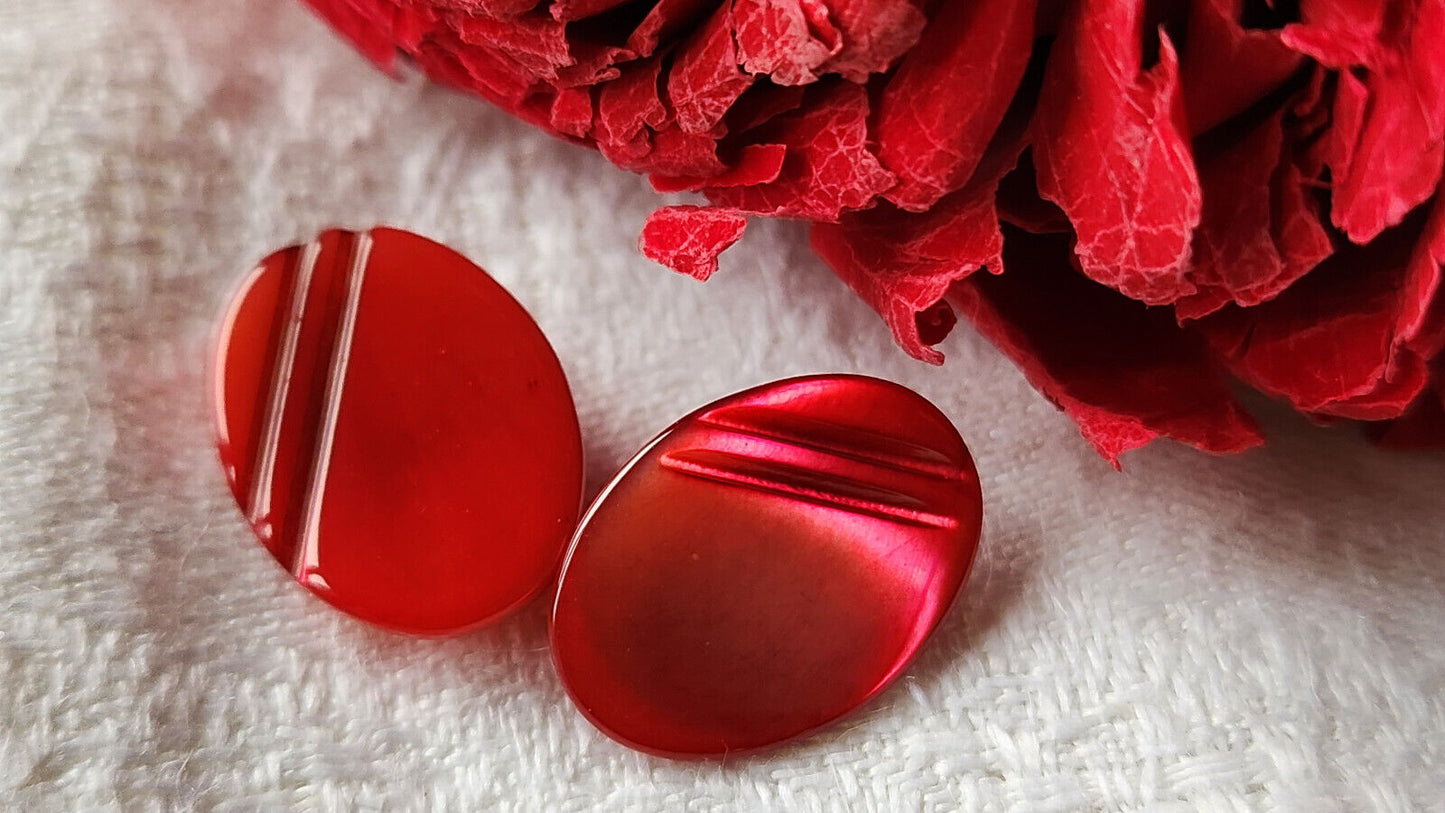 Duo boutons anciens en nacre ovale rose/rouge 1,6 sur 1,2 cm ref 2886