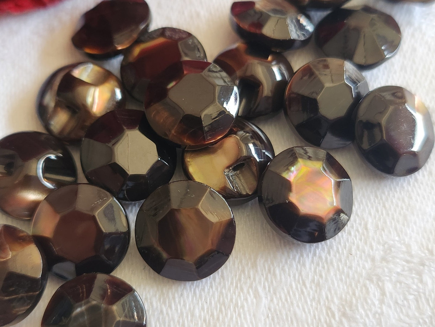 Lot 6 boutons anciens en nacre marron facette effet strass pied 1;2 cm ref 1678