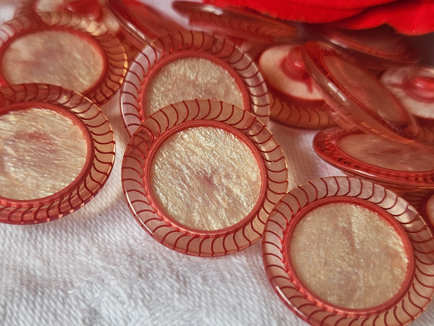 Lot 6 boutons vintage coeur rouge satiné nacré pied 2,3 cm ref 1975