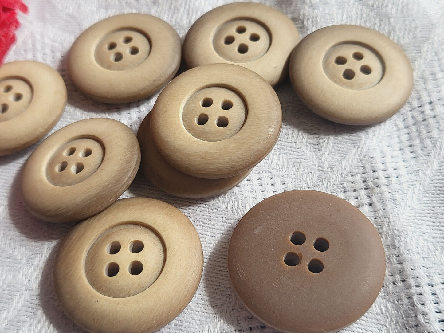 Lot 9 boutons vintage camaïeu marron mat à trous 2,3 cm et 2,5 (2) ref 5784