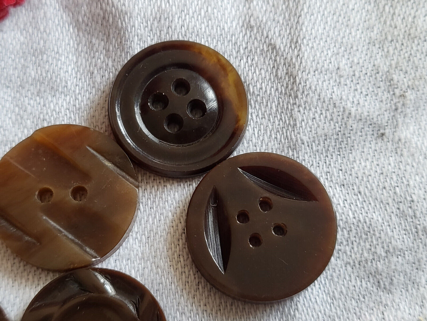 Panaché lot 6 anciens boutons art deco petits diamètre 1,7/ 1,8 cm ref 1388