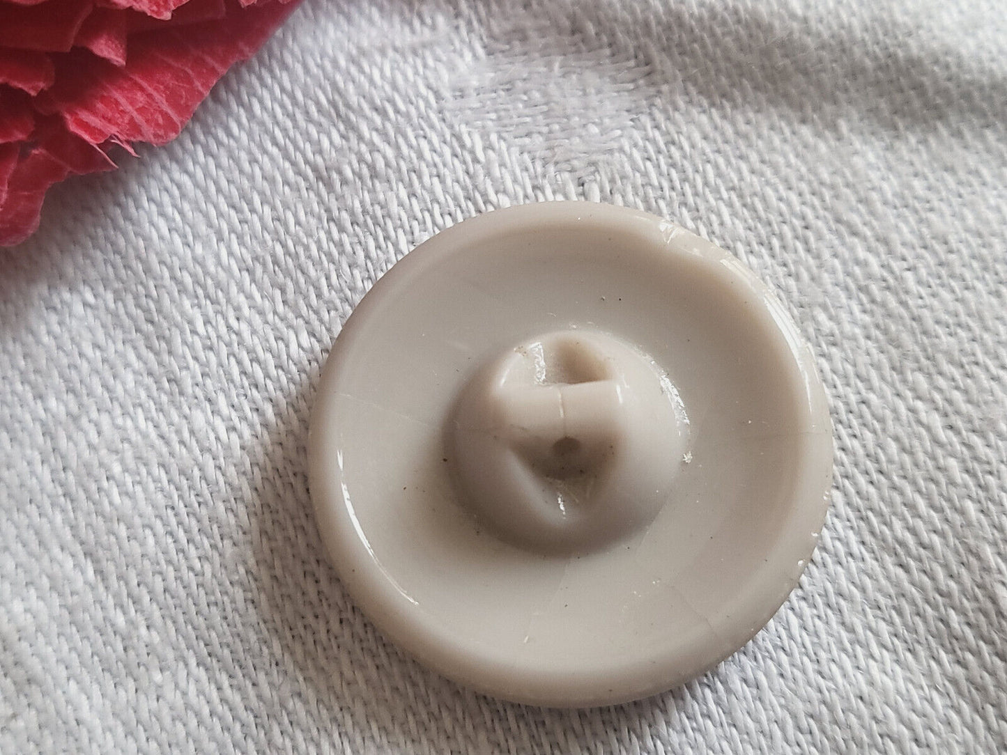 Bouton ancien en verre gris texturé à pied 2,2 cm G9J