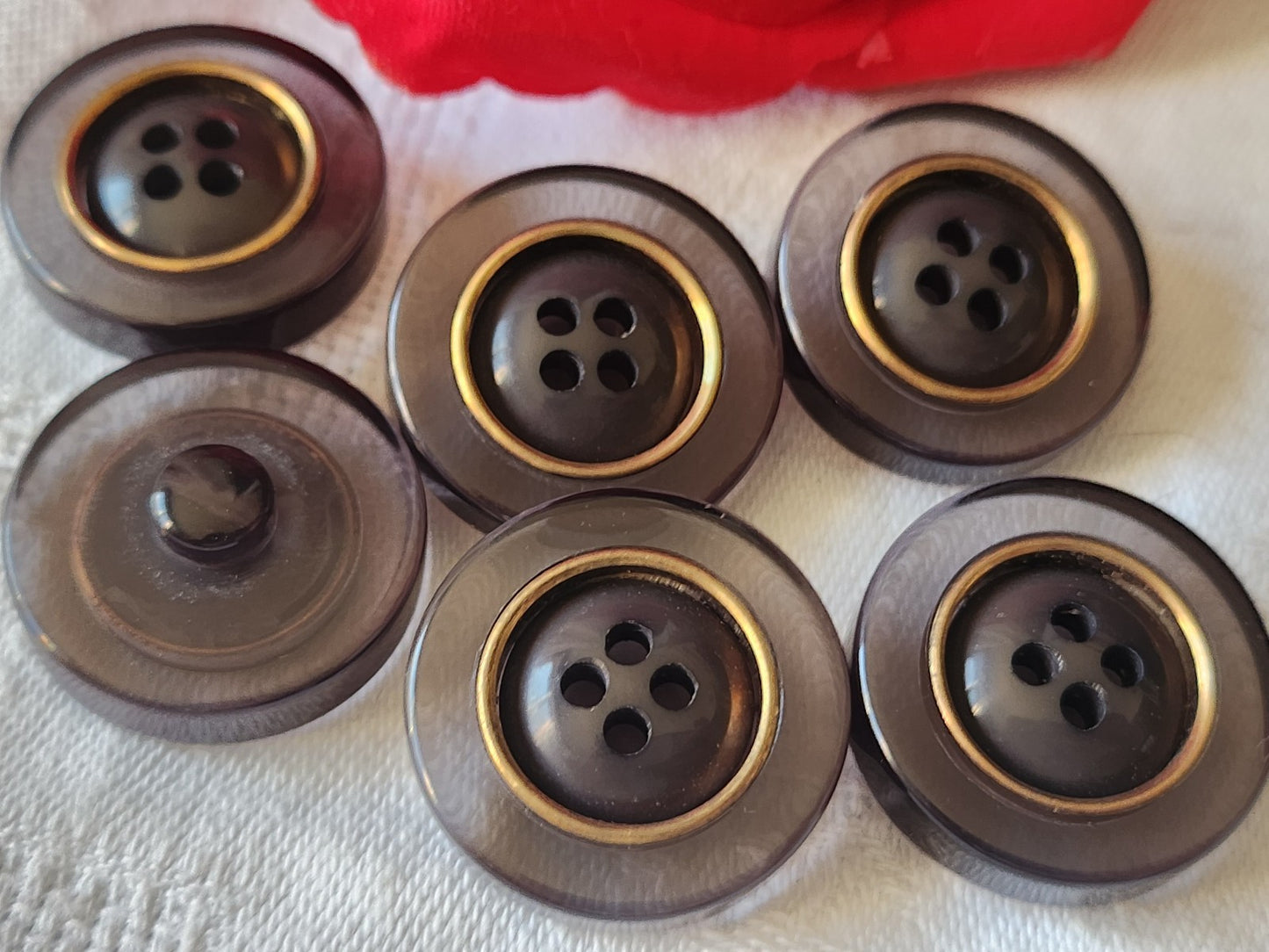 Lot 6 gros boutons vintage gris transparent à pied doré 2,5 cm ref 4981