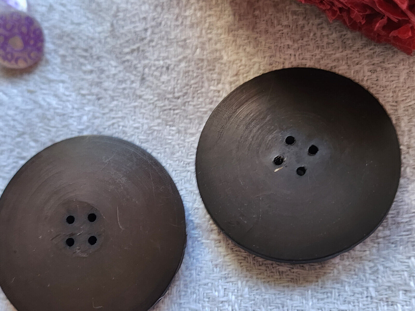 Duo gros boutons vintage marron mat texturé 3,3 cm ref 500