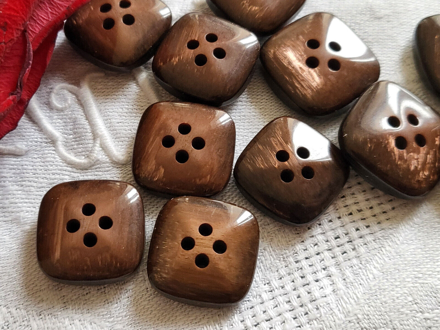 Lot 11 boutons vintage marron nacré panaché 1,7 cm et 1,9 cm ref 5557