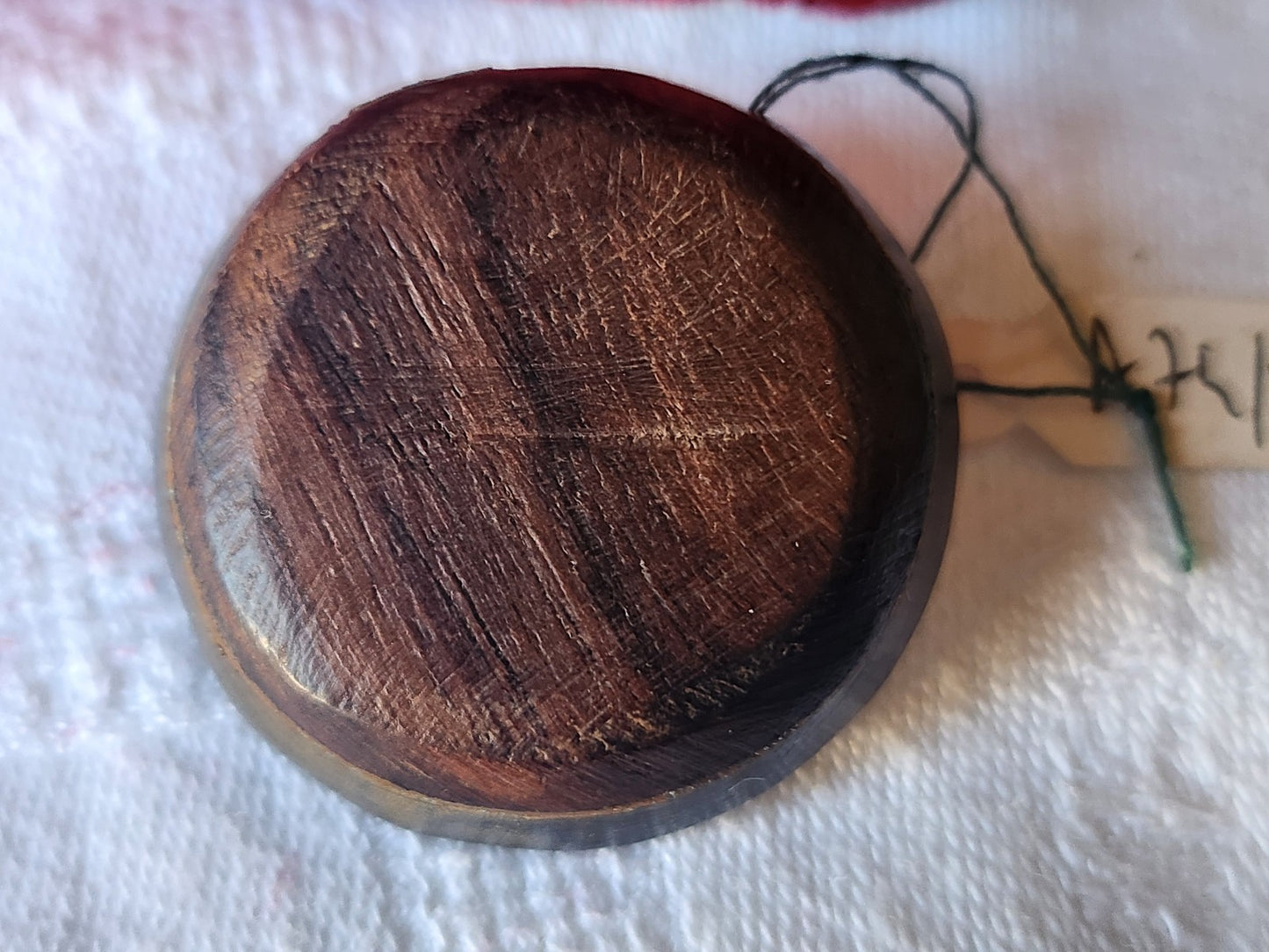 Gros bouton coeur en bois, monture corne? pied 3,5 cm D11L