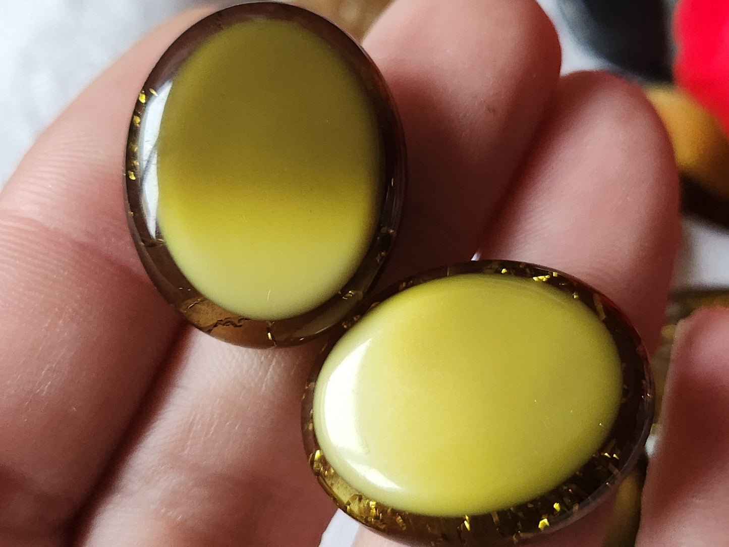 Lot 6 gros boutons vintage à pied ovale vert paillette 2,2 sur 2,6 cm ref 405