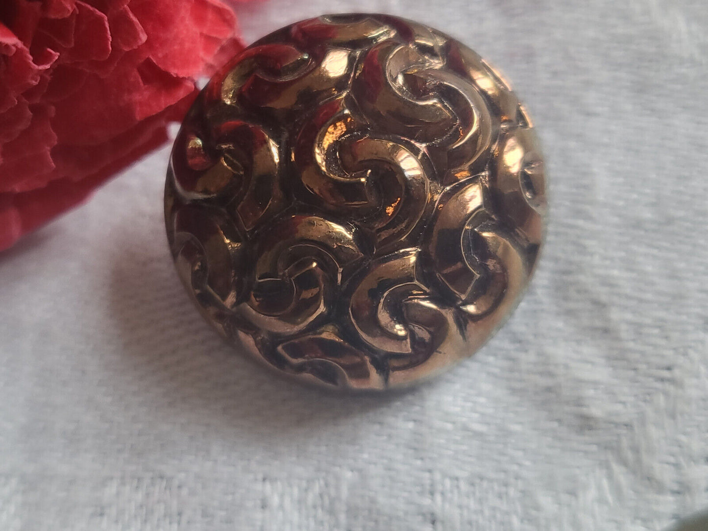 Bouton ancien en verre marron pied bombé joli 2,1 cm D11G