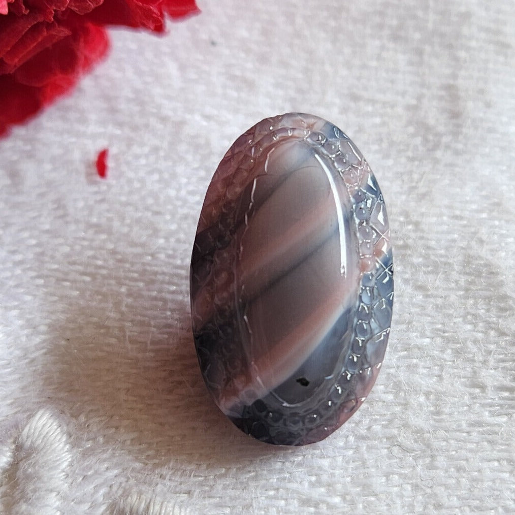 Bouton ancien en verre gris violet étroit collection 1,1 sur 1,7 cm D15B