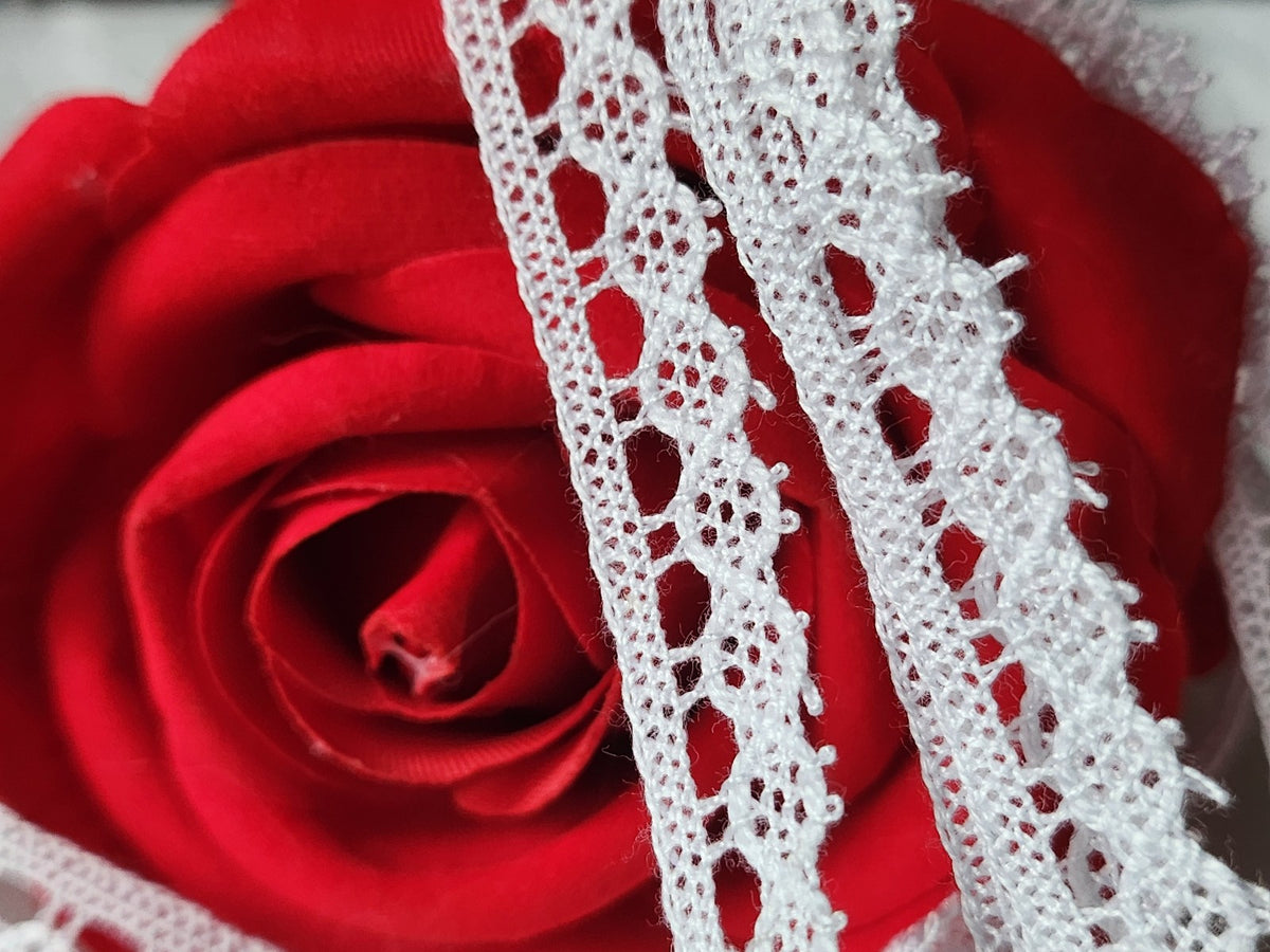 Dentelle vintage blanc blanche coton 5 métres sur 1 cm A1