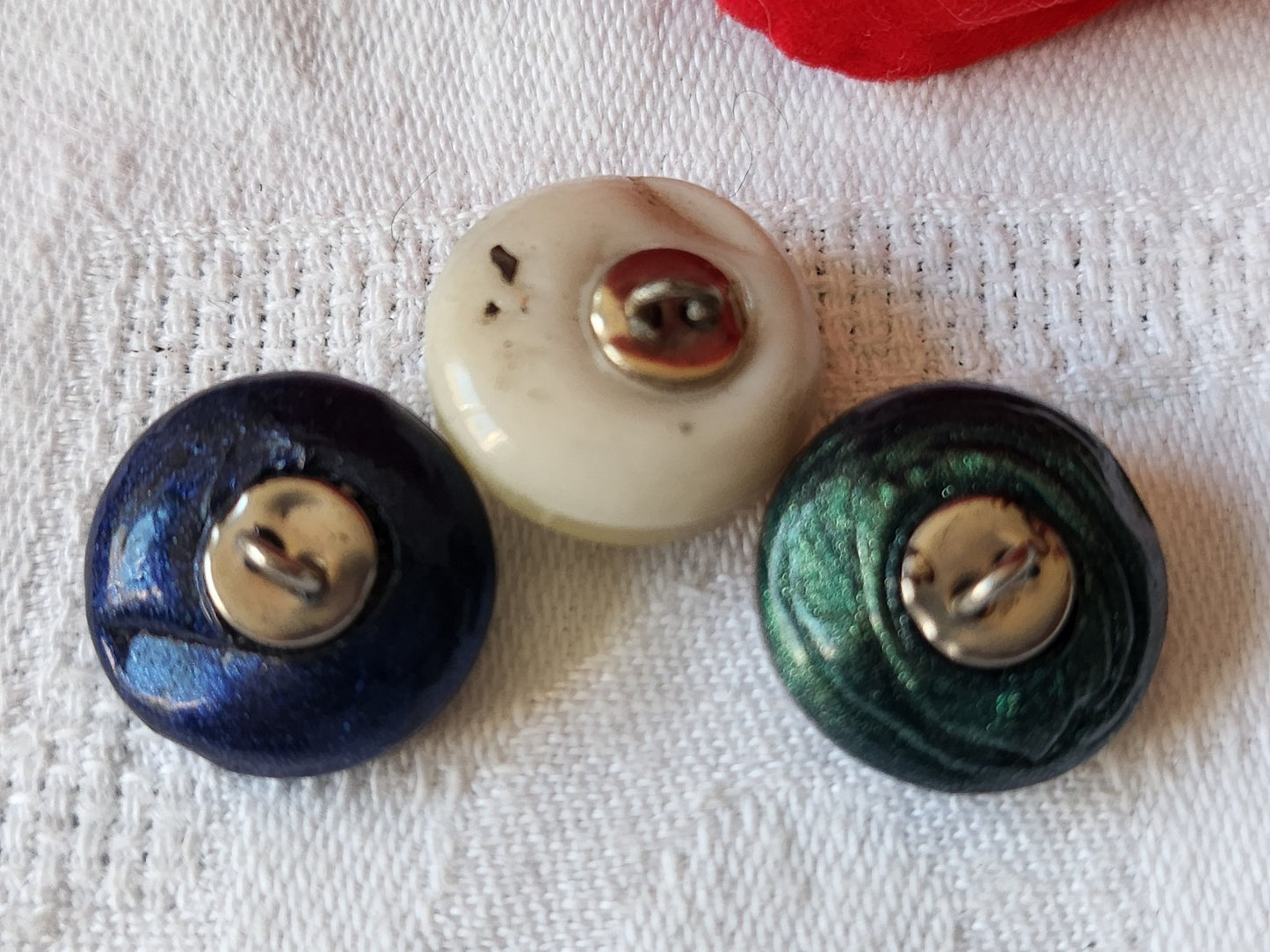 Trio boutons vintage resine pied metal coeur passementerie 1,8 cm D16B