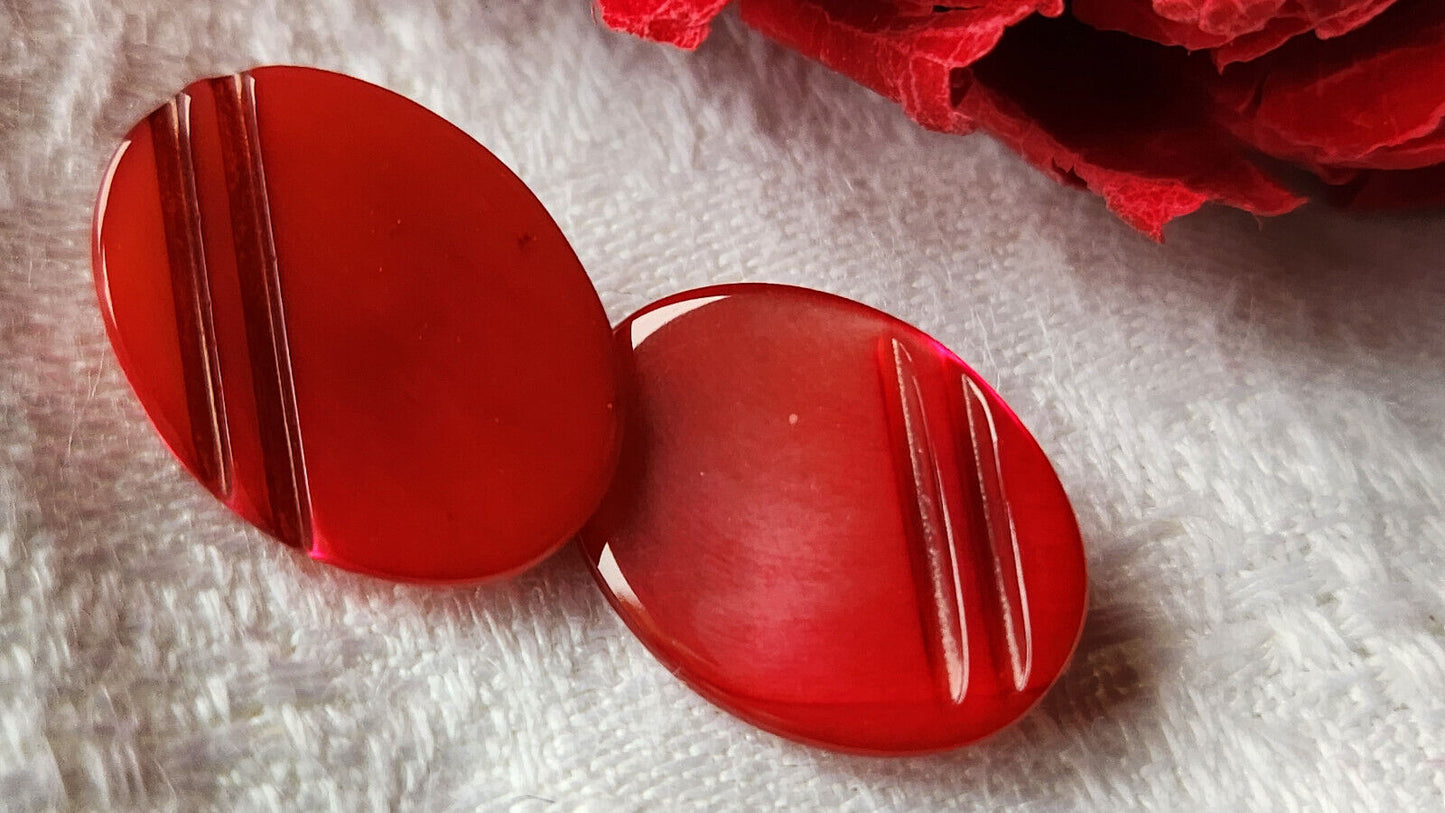 Duo boutons anciens en nacre ovale rose/rouge 1,6 sur 1,2 cm ref 2886
