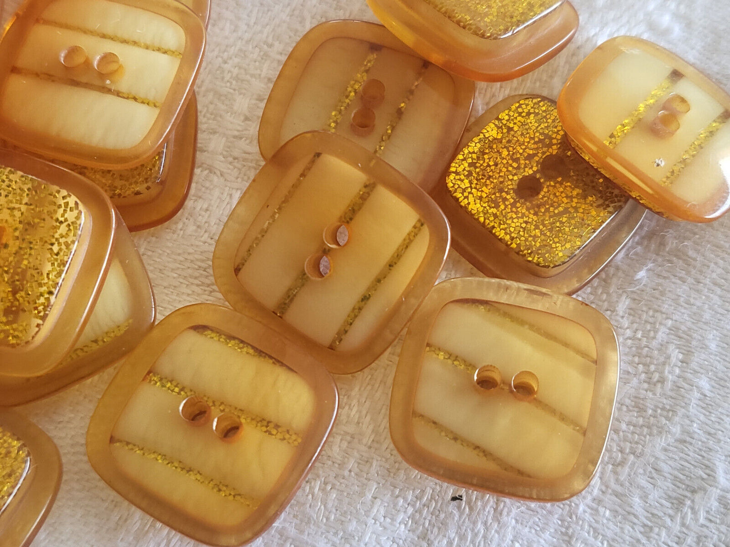 Lot 9 boutons vintage orange cœur paillette inclusion trou 1,7 cm ref 5941