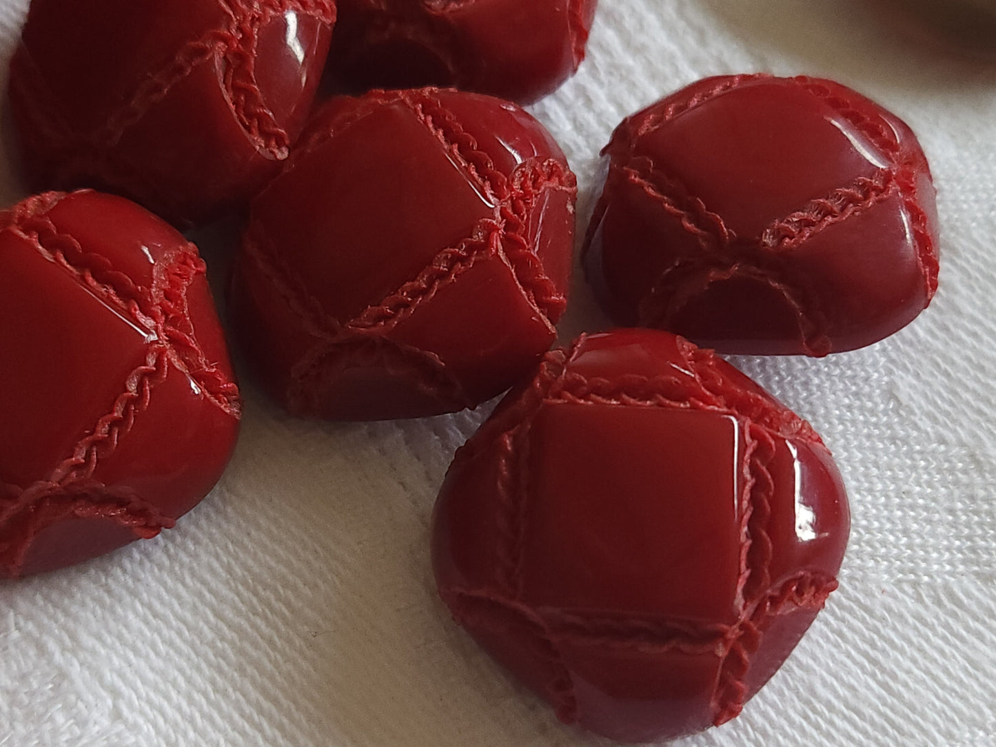 Lot 6 boutons vintage rouge imitation cuir verni 2,2 cm pied ref 5294