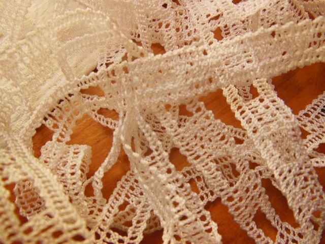 Dentelle vintage blanche lumineuse mécanique 5 m sur 1,3 cm A2