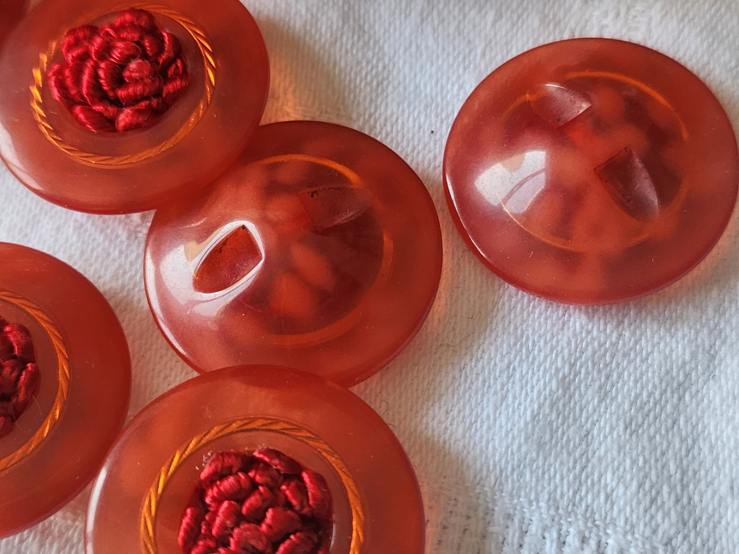 lot 6 gros boutons vintage coeur passementerie rouge à pied 2,7 cm ref 1291