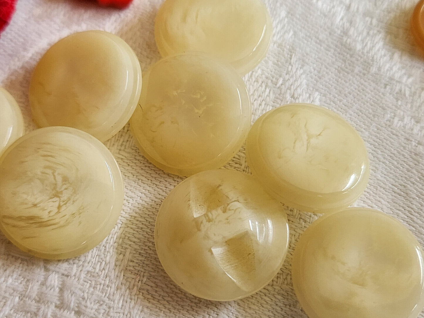 Lot 8 boutons vintage veiné crème transparent pied 1,8 cm ref 729