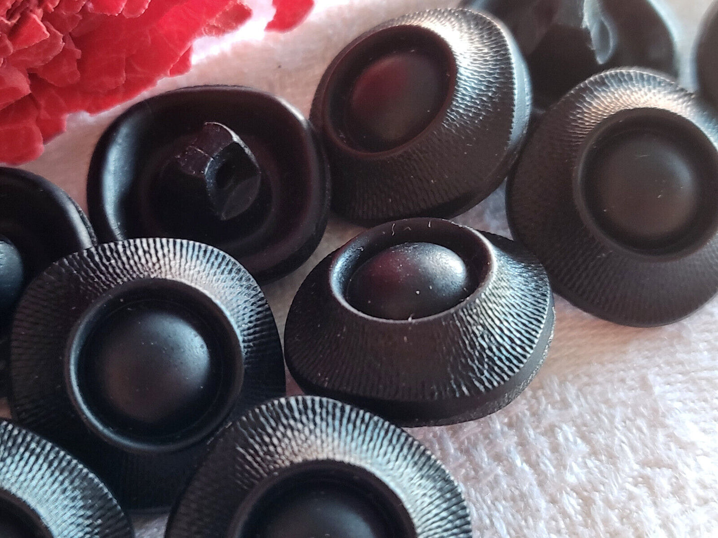 Lot 6 boutons anciens vintage en verre noir mat 1,7 cm ref 4916