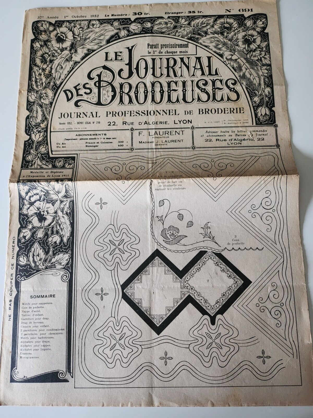 Le journal des brodeuses 1952 n° 691 tablier nappe d'autel monogrammes alphabet