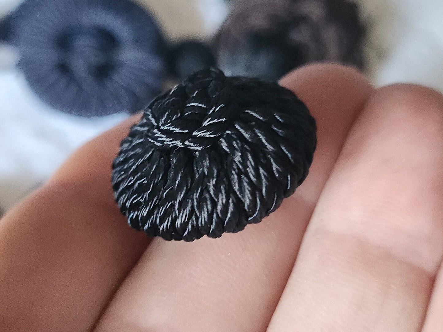 Ancien bouton en passementerie noir fait main collection 2,5 cm D3H