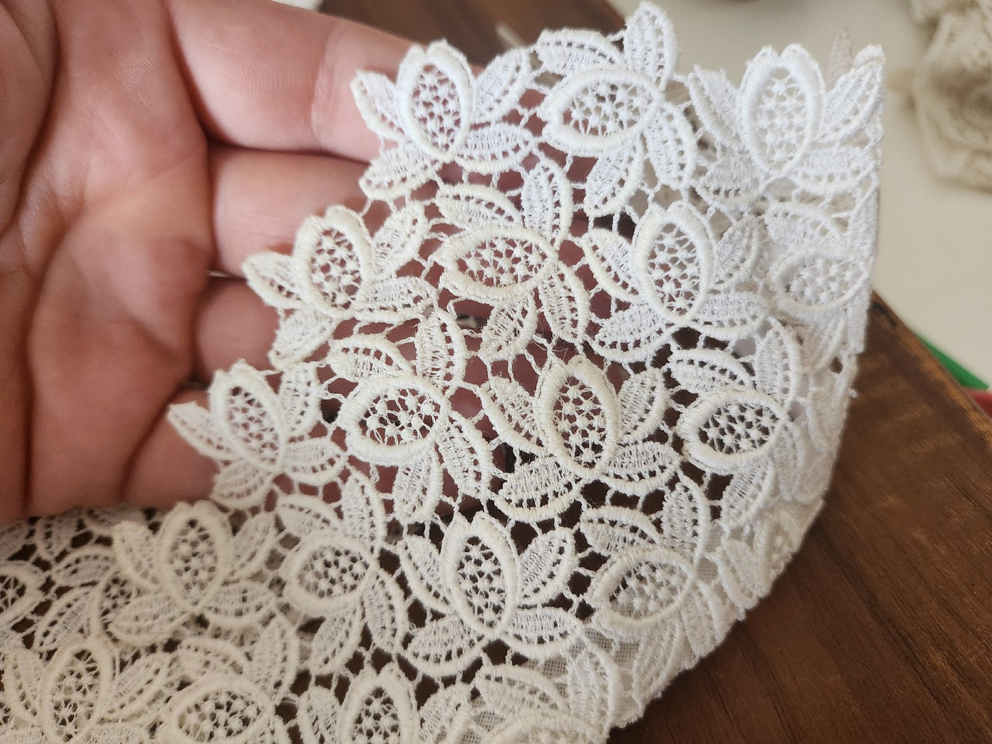 Ancien col en tissu dentelle broderie B3-5