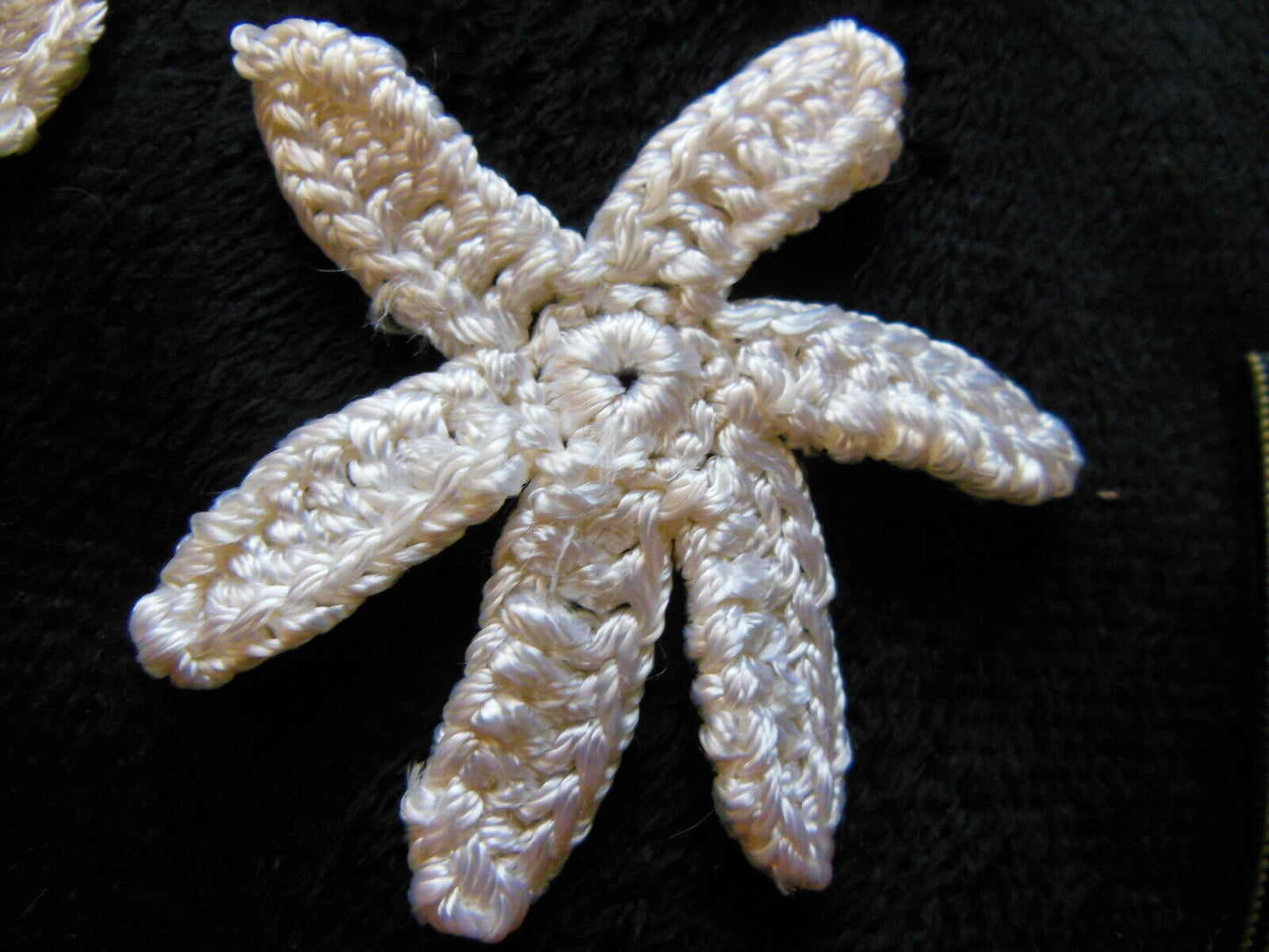Lot 3 fleurs vintage au crochet blanc brillant dentelle incrustation T14-68