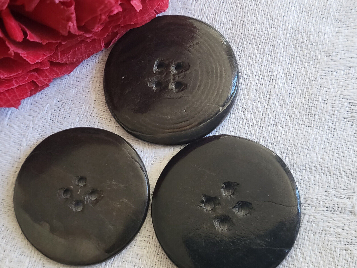 Trio gros boutons anciens en nacre 4 trous 2,5 / 2,6 cm G15J
