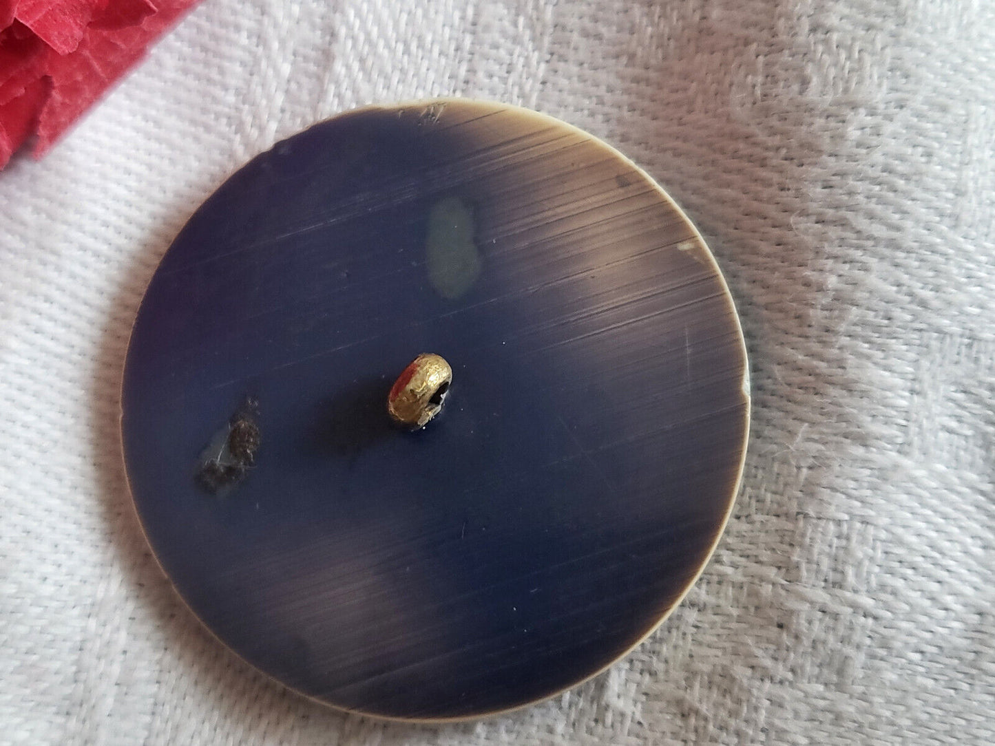 Collection gros bouton ancien bleu rosé travaillé pied laiton 3,1 cm D6N