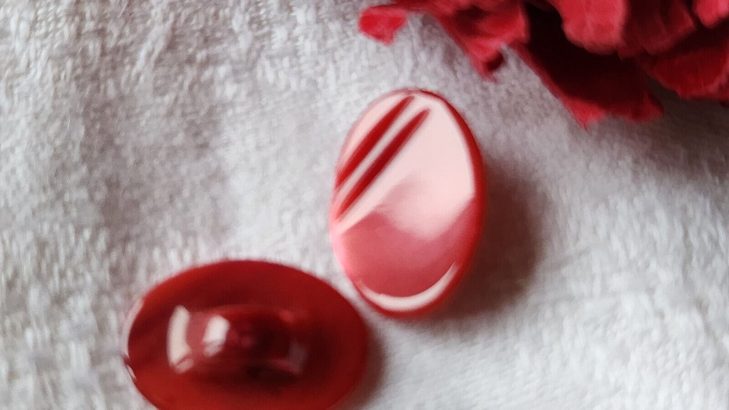 Duo boutons anciens en nacre ovale rose/rouge 1,6 sur 1,2 cm ref 2886