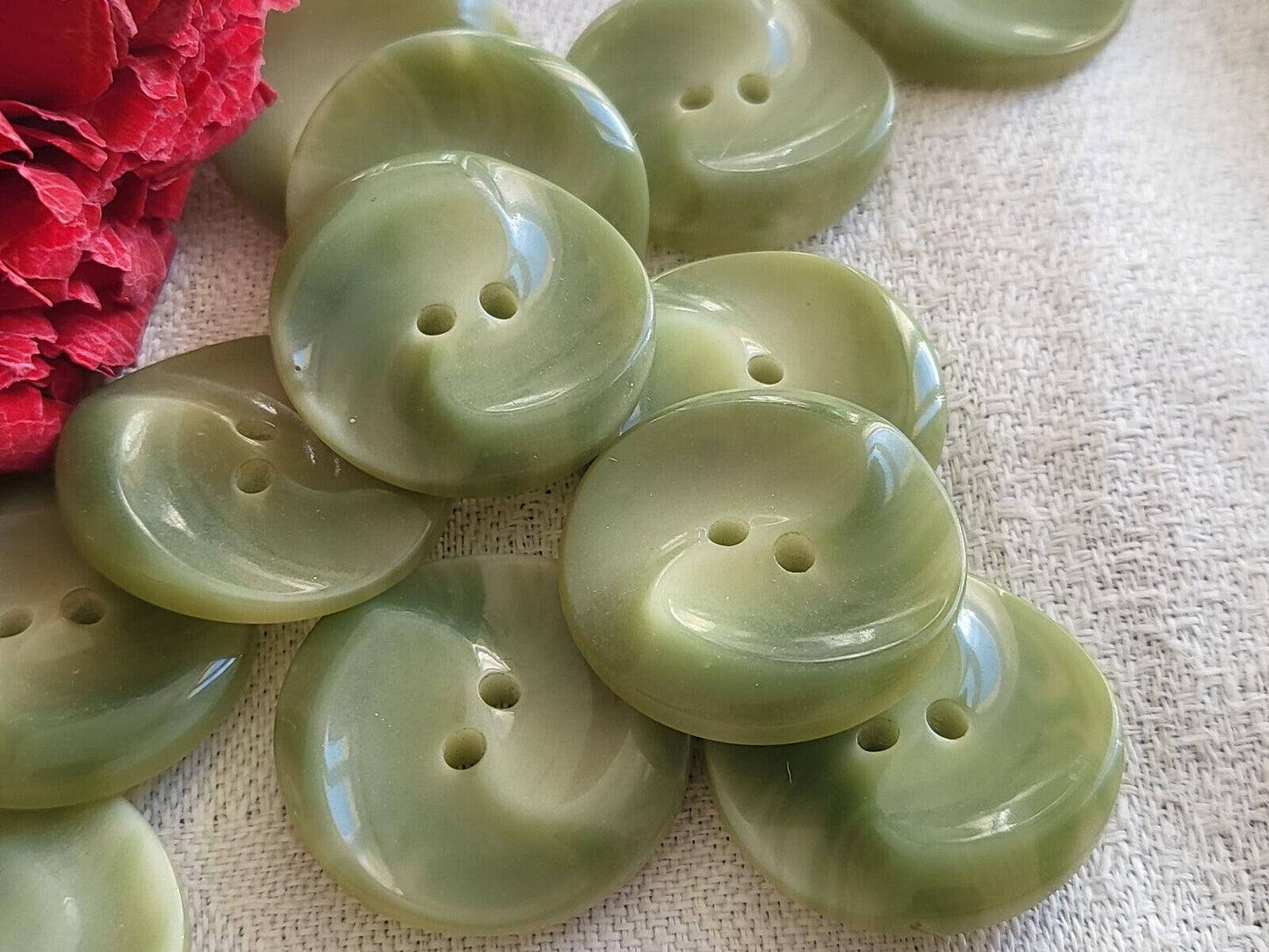 lot 10 boutons vintage VERT veiné ondulé camaieu trous 2,2 cm ref 2279