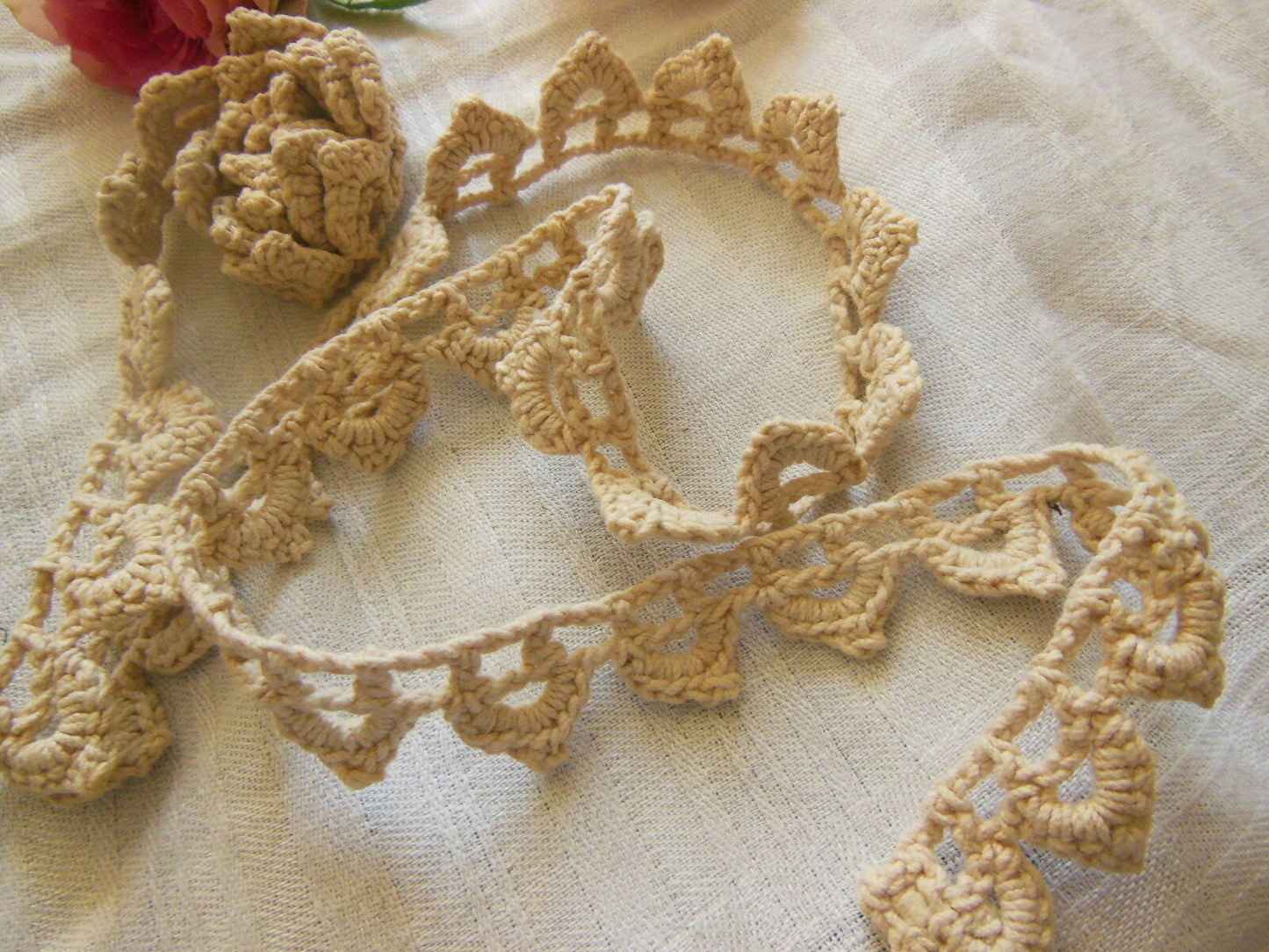 Dentelle ancienne rustique 92 cm sur 2 cm T1-50