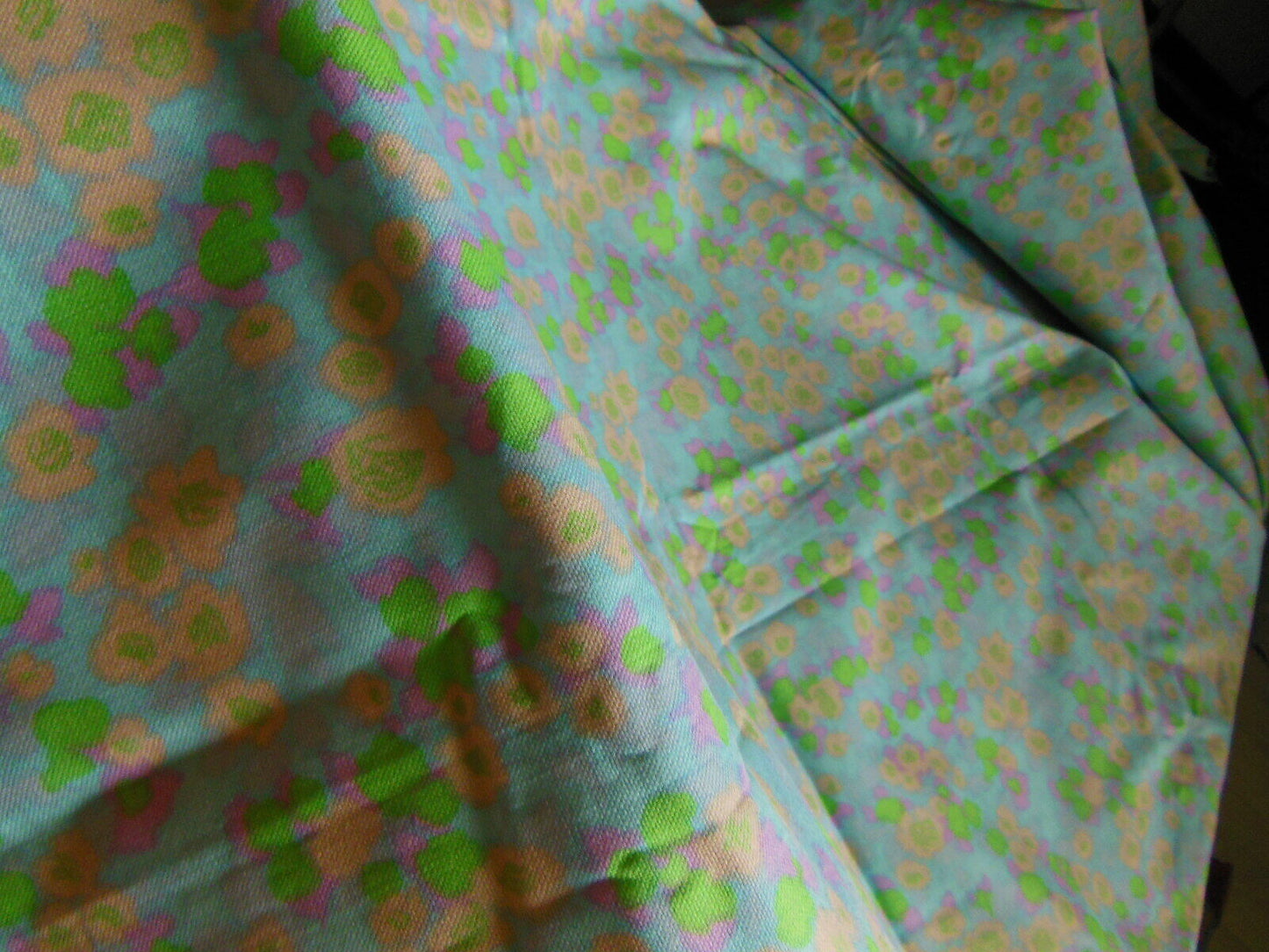 Ancien coupon tissu vintage bleu vert saumon fleur 1 m 90 sur 1 mètre B6