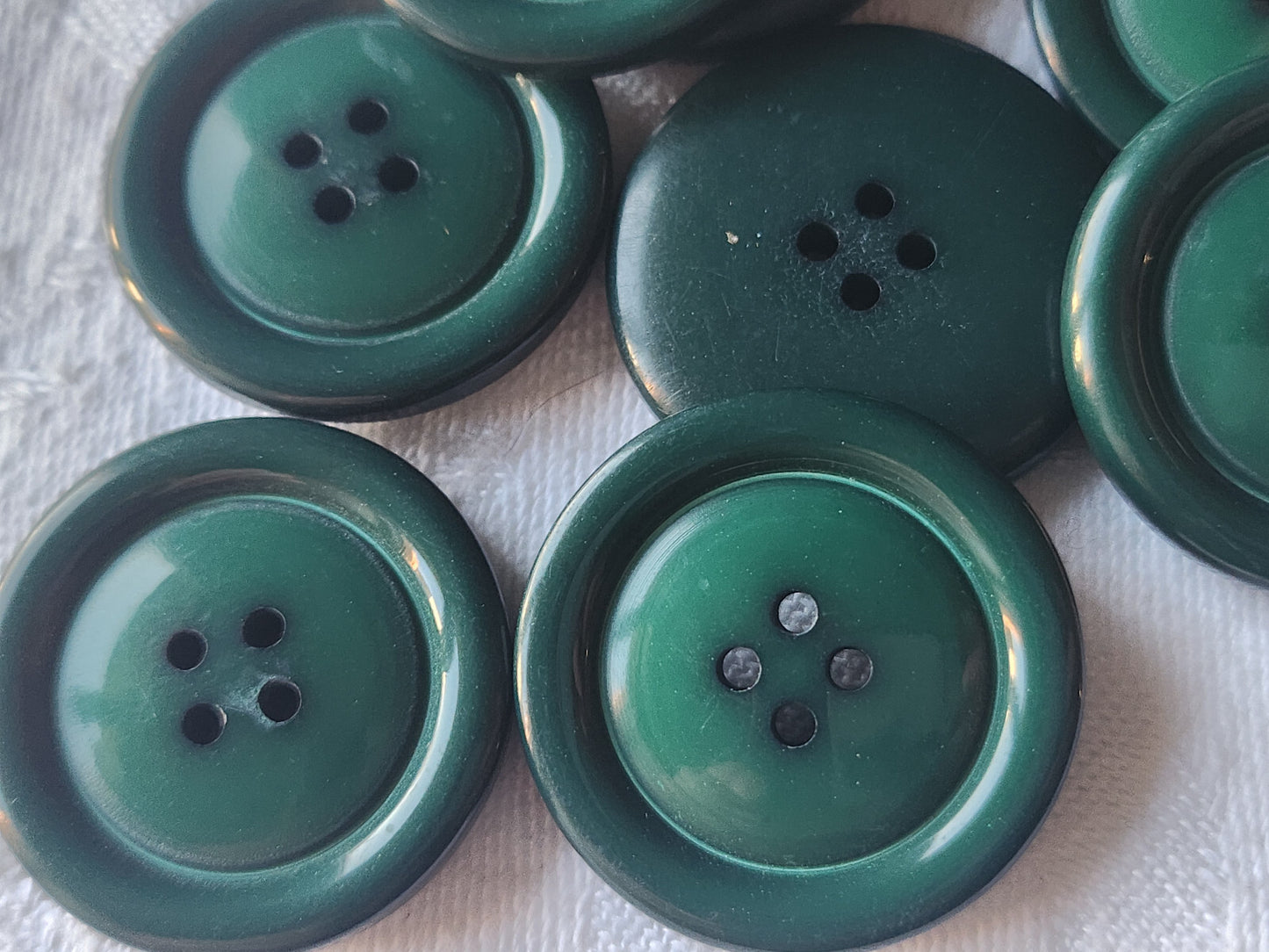 Lot 6 gros boutons vintage vert à trous 3 cm reef 0046