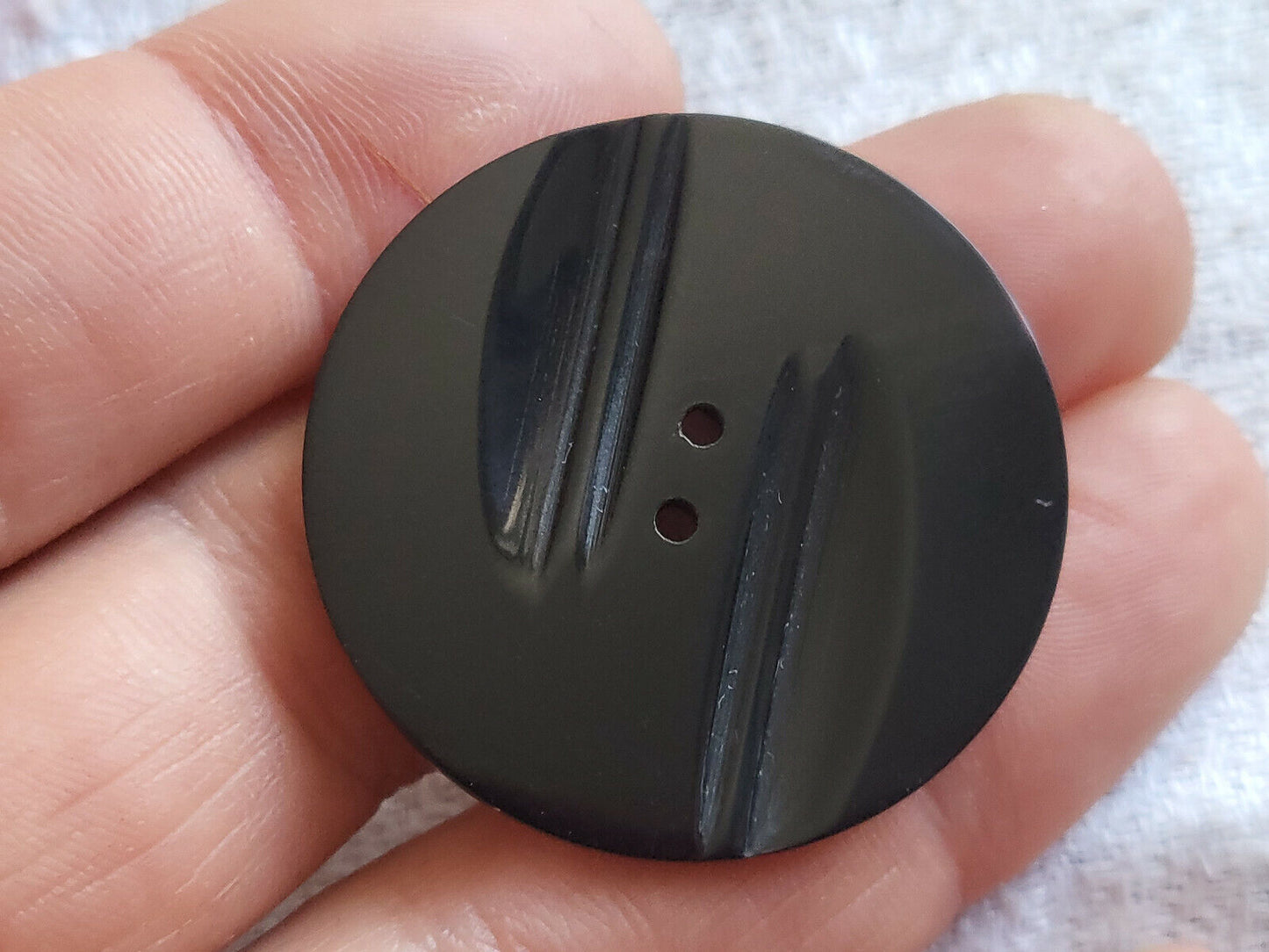 Bouton ancien art deco noir travaillé lumineux collection 3,5 cm G13H