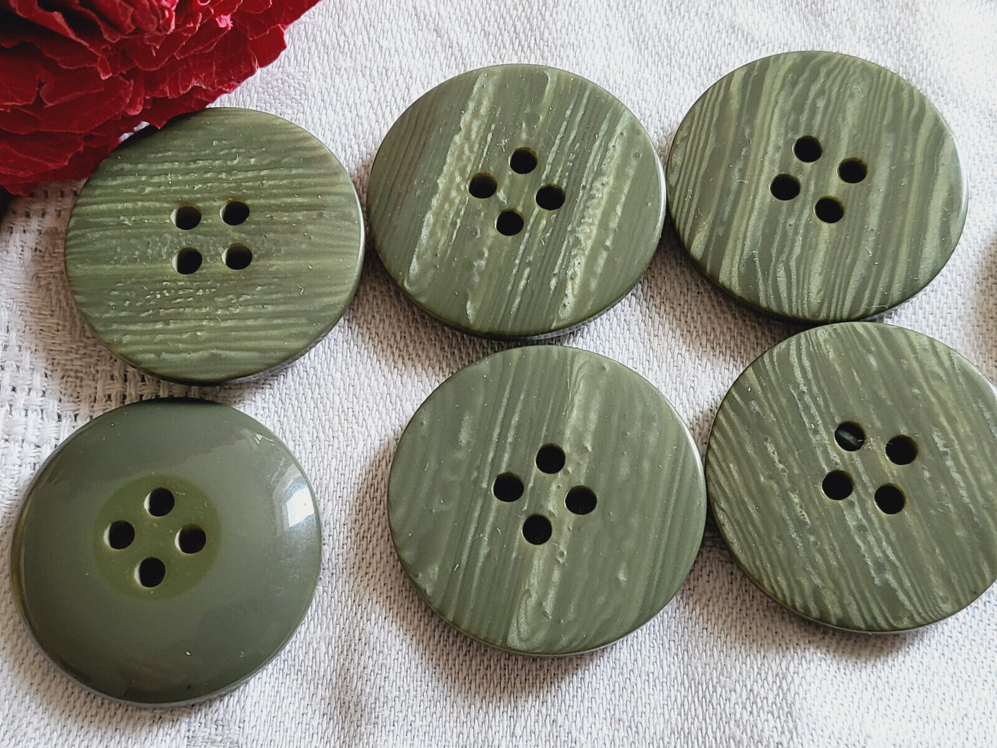 Lot 6 gros boutons vintage vert kaki veiné à trous 2,7 cm ref 5815