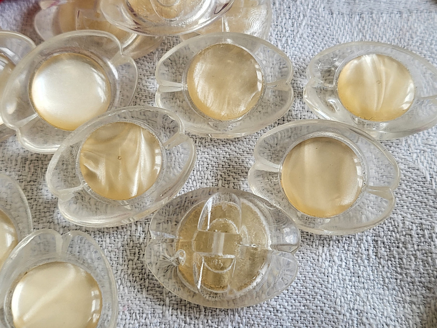 Lot 6 boutons vintage ovale transparent et beige pied 1,8 sur 2,3 cm ref 713