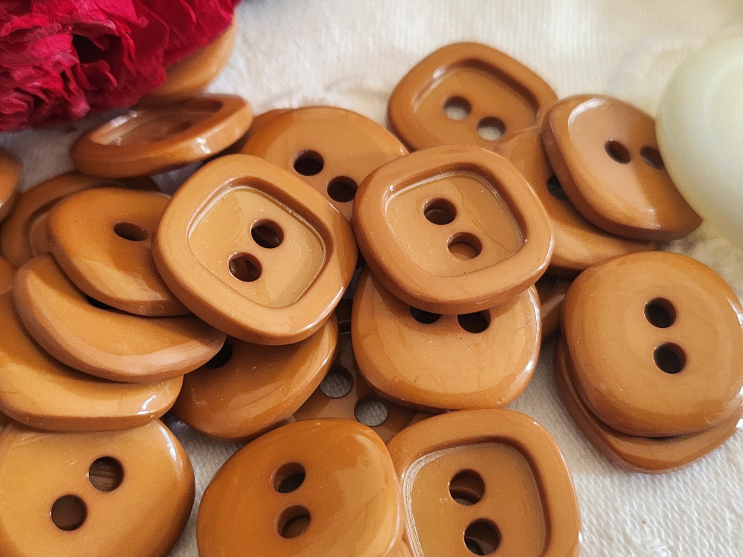 Lot 30 boutons vintage marron lumineux 1,8 cm caramel ref 141