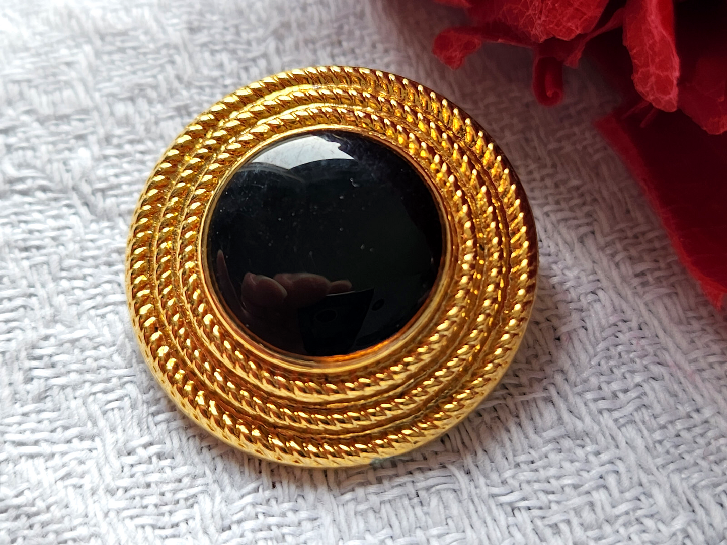 Bouton vintage métal doré coeur noir haute couture 2,5 cm ref 6144
